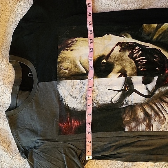 IT - XS Chapter Two Pennywise Split T-Shirt - Picture 6 of 9